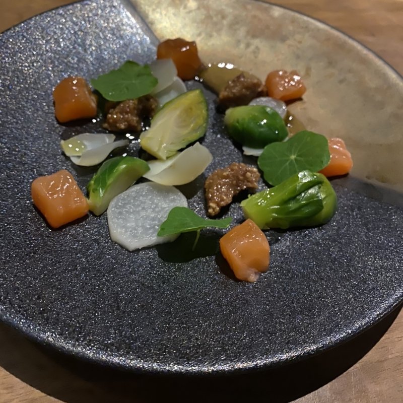 道内産　鮭の塩麹漬け　ウドとユリネの梅酢ピクルスと自家製有機味噌(杏ダイニング （アンダイニング）)