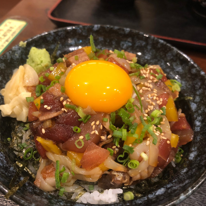 まかない丼(魚人食堂 （ウオンチュショクドウ）)