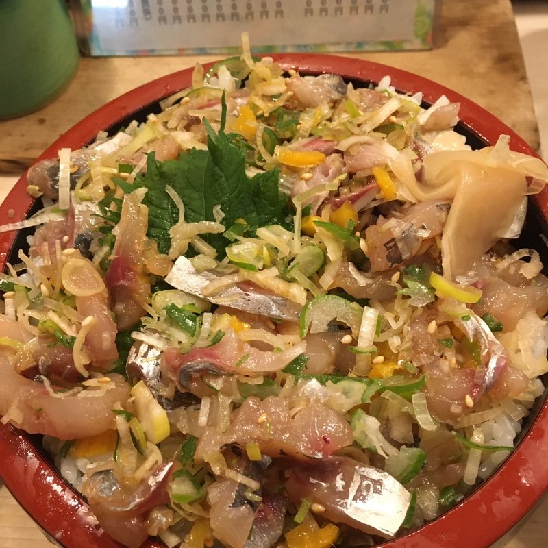 ハーフ丼（鰯と秋刀魚）(すし屋の新八)