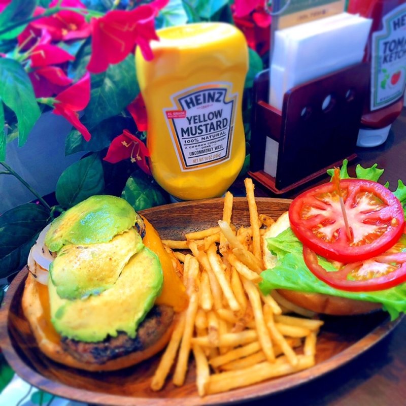 アボカドバーガー(KUA`AINA さいたま新都心店)