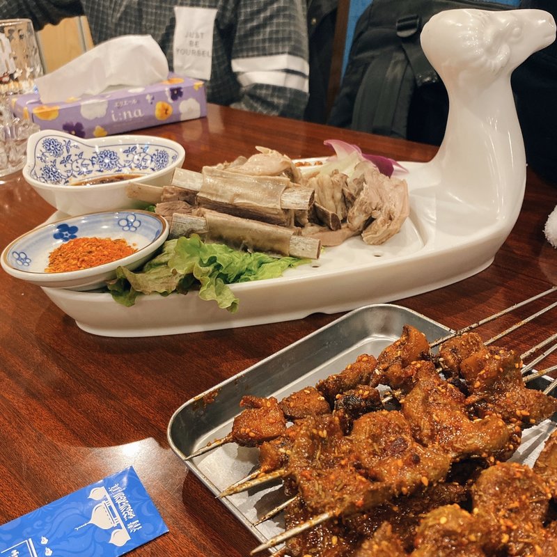 手把羊肉（ゆでラム肉の特製たれ漬け）(アリヤ 清真美食 池袋店)