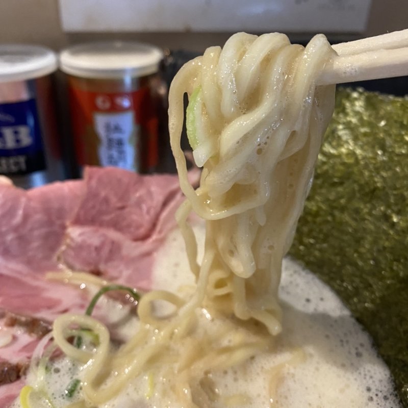 鷄パイタンそば(啜る)