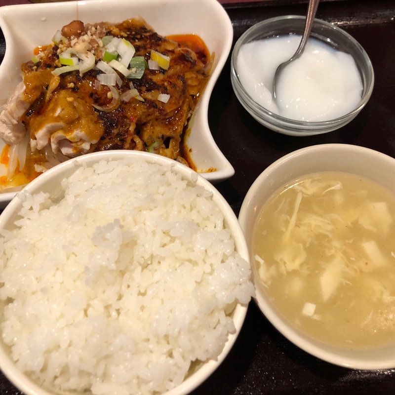 よだれ鶏ピリ辛定食(中国美食 佳陽)