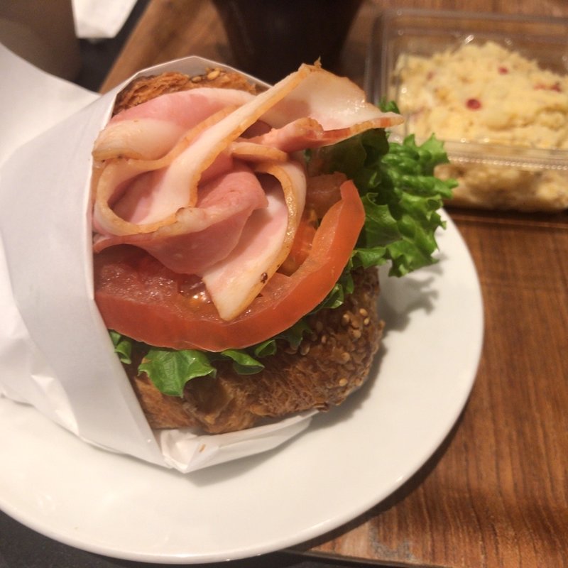 クロワッサンBLT(the city bakery)