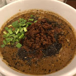 黒胡麻担々麺(杏仁荘 )