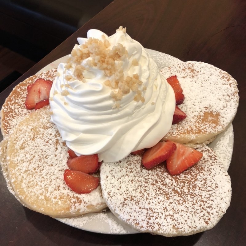 フレッシュストロベリーパンケーキ(Eggs 'n Things Ala Moana)