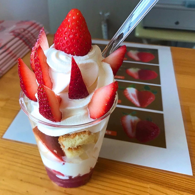 生いちごのソフトクリーム(ツカリ ベリーズ （Tsukari Berrys）)