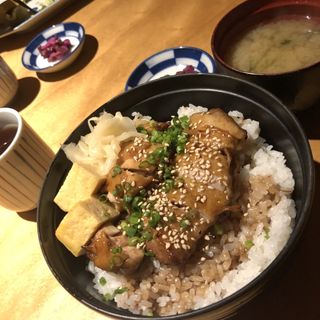 焼き鳥丼(味処藤の坊本店)