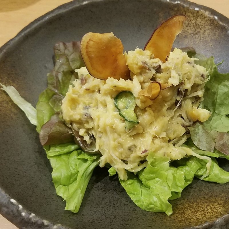 いぶりがっこと紅あずまのポテトサラダ(すし酒家 一歩)