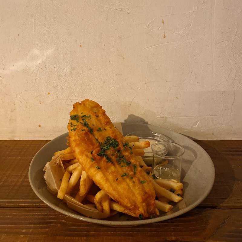 舌平目のフィッシュ&チップス(スワンレイクパブエド カフェドテテ 渋谷代々木上原店)