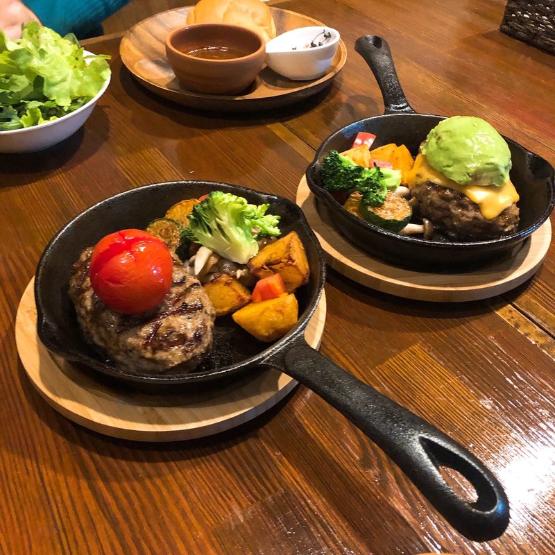 トマトハンバーグ(グラッチェ)