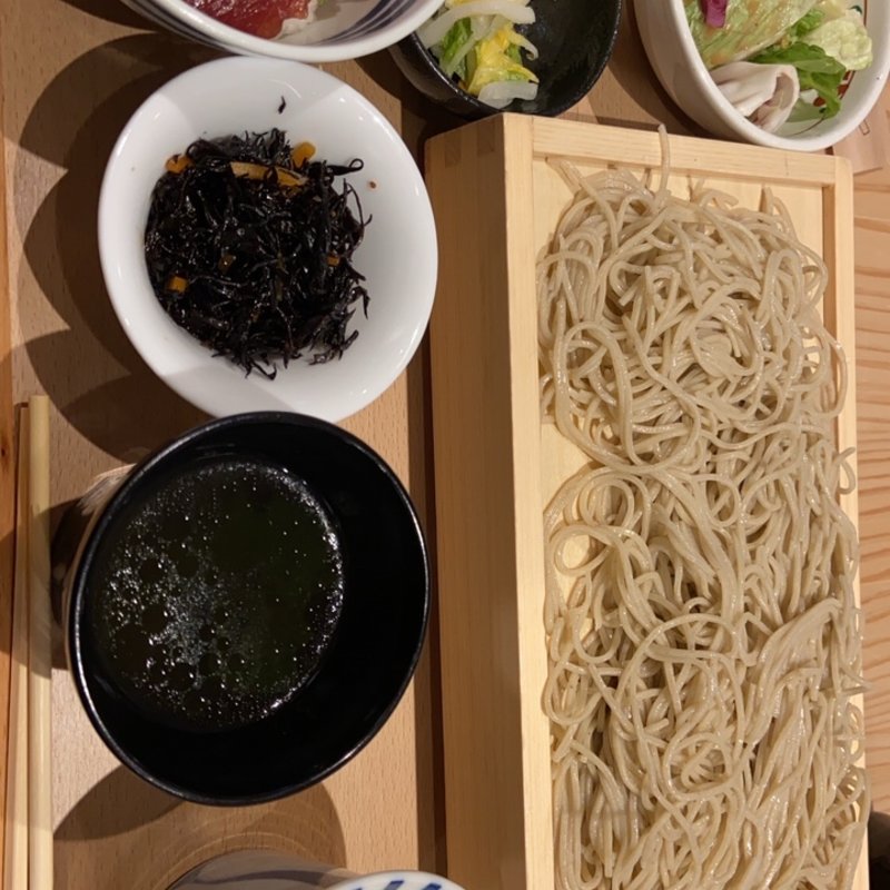 つけマグロ丼とお蕎麦のセット(自然薯庵)