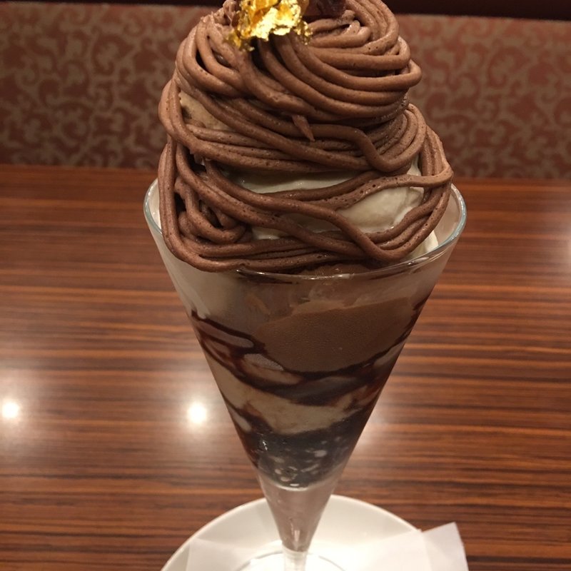 渋皮栗のショコラモンブランパフェ(本庄珈琲うふふ )