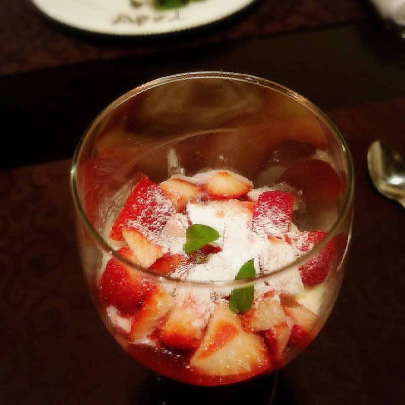 (丁字屋栄 （ちょうじやさかえ）)