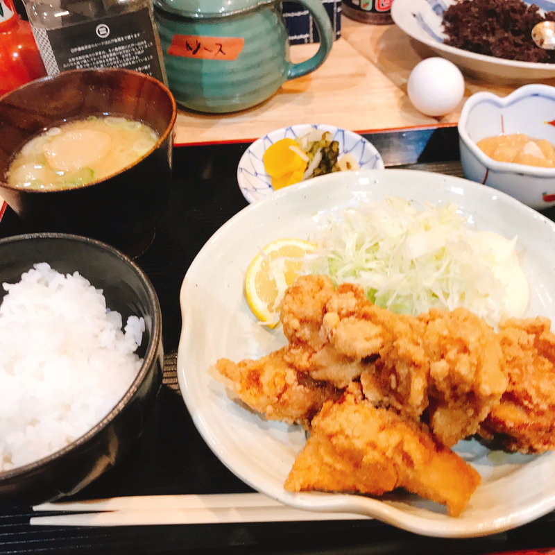 唐揚げ定食(酒処 やまね )