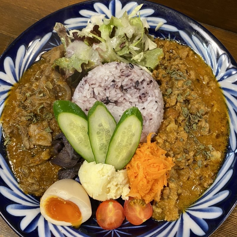 和風トマトビーフと天恵美豚のキーマ あいがけ(カレー屋 MOSH)