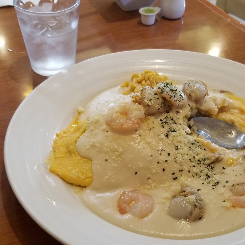 海老とホタテのオムライス(くらんべりー)