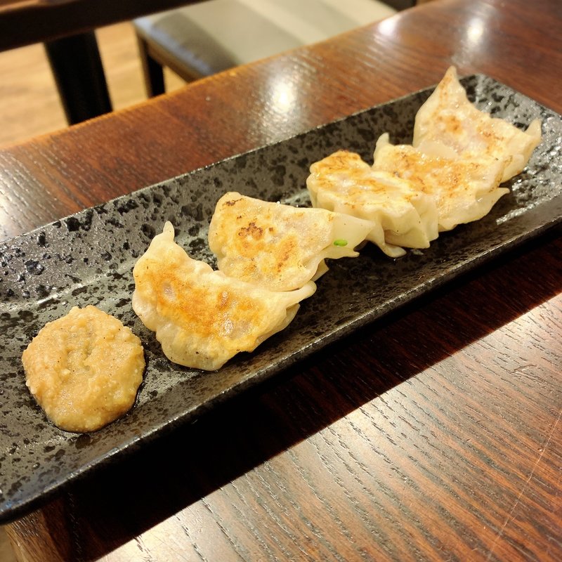 自家製餃子( 灼味噌らーめん 八堂八（やどや）)