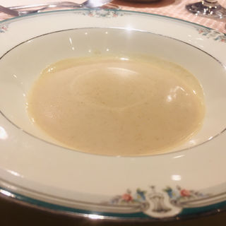 牛蒡と米のクリームスープ(フランス厨房 旬彩 中央駅店 )