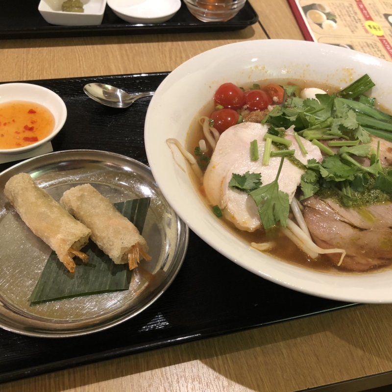 豚角煮とトマトのフォーセット(ハノイのホイさん)