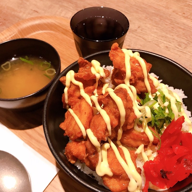 唐揚げ丼(CUIMOTTE NAKANOSHIMA)
