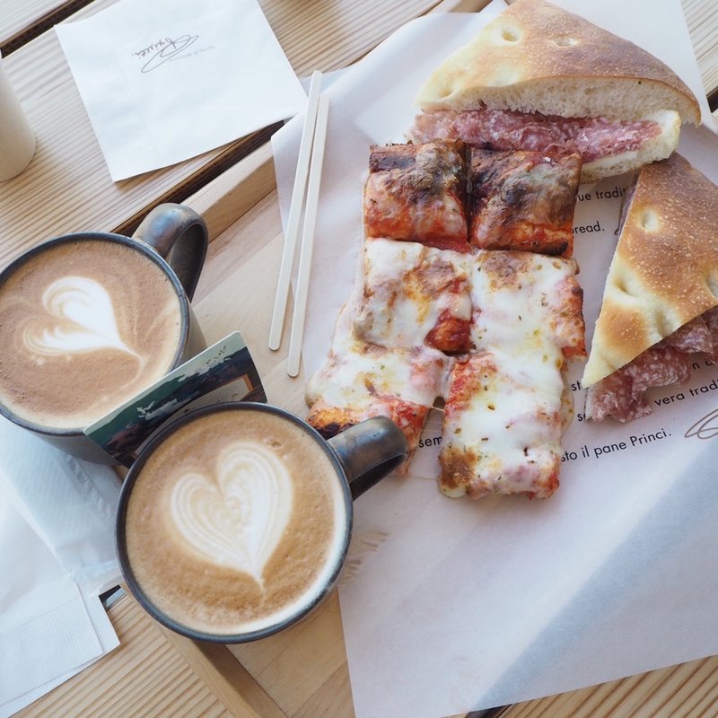 フォカッチャ ピッツァ モッツァレラ ディ ブッファラ(スターバックスリザーブロースタリー東京)