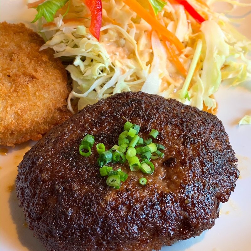 ハンバーグ＋コロッケ定食(石垣島きたうち牧場 美崎店)