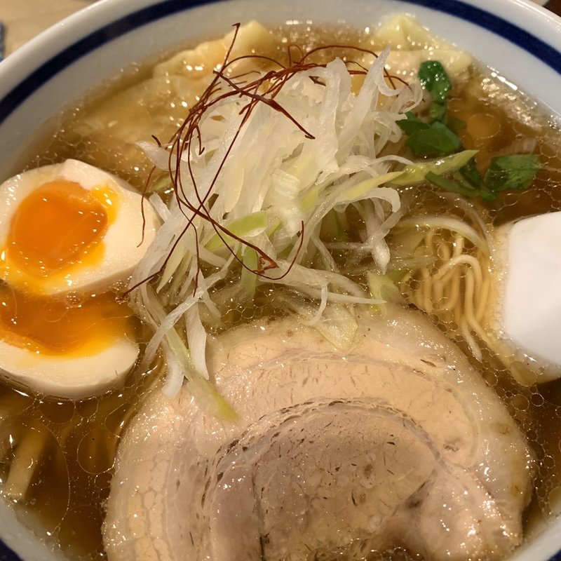海老ワンタン麺(利尻昆布ラーメン くろおび)