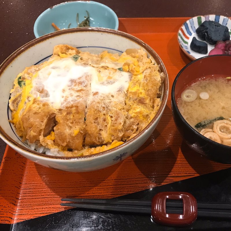 カツ丼(月とうさぎ )