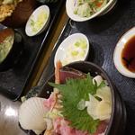 海鮮丼（ランチメニュー）(和食 すずき )