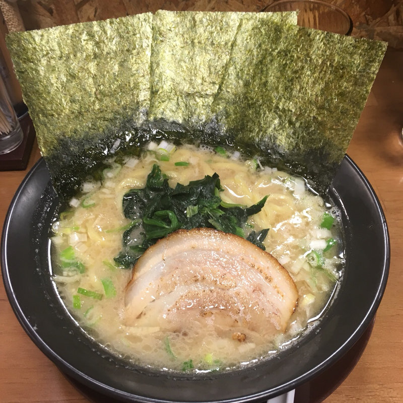 横浜豚骨ラーメン(旭家)
