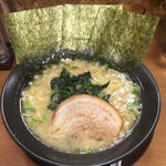 横浜豚骨ラーメン