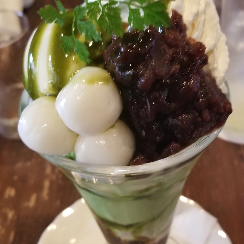 マッチャパフェ(カフェ&ダイニング パレット)