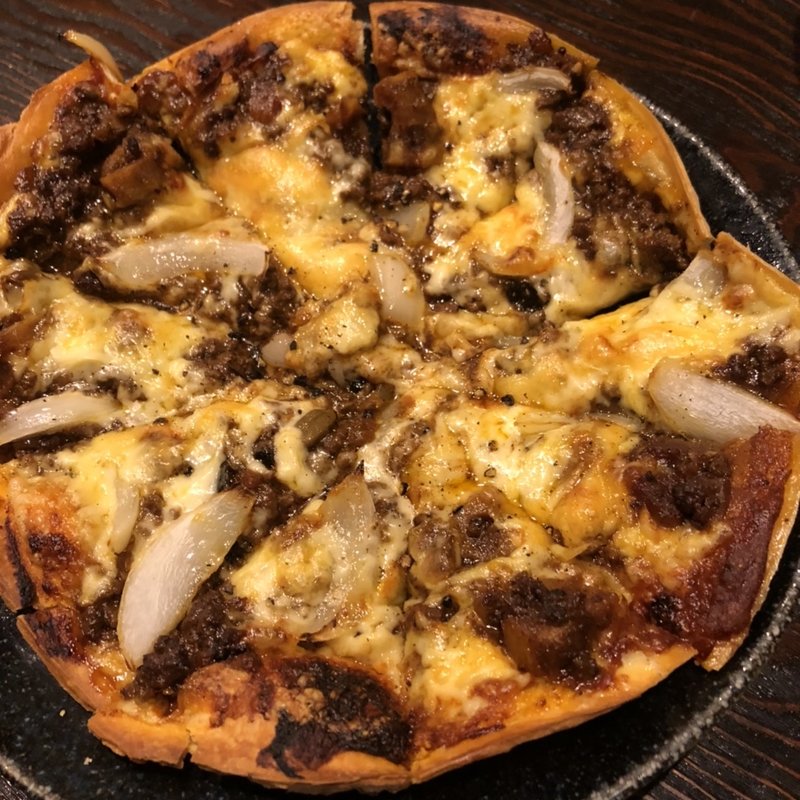 キーマカレーのピザ(喰ま吞み)