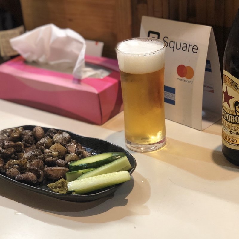 瓶ビール&もも焼き(もも焼き百百ちゃん)