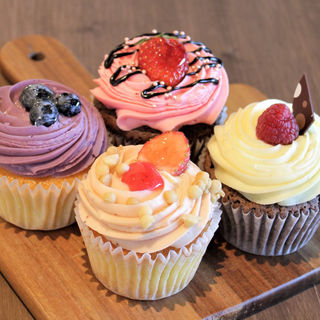 ストロベリーチョコ ブルーベリー ストロベリーチーズケーキ(ローラズ・カップケーキ 東京 （LOLA'S Cupcakes）)