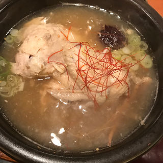 ハーフ参鶏湯(コリアンキッチン シジャン 府中南口くるる店)
