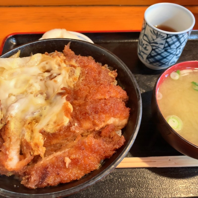 カツ丼(味処じんべ)