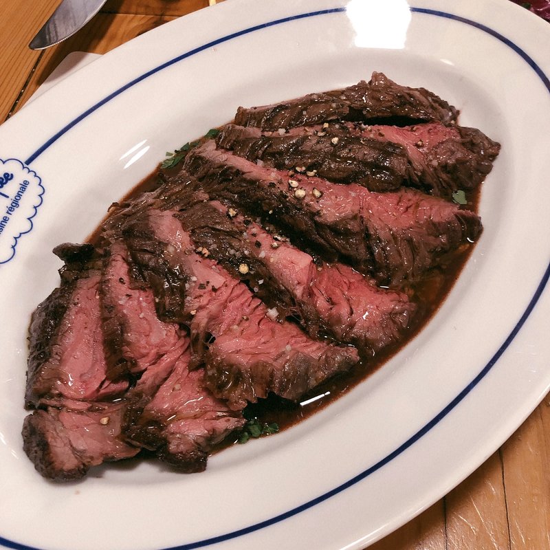 牛肉のグリエ(ブラッスリーロノマトペ)