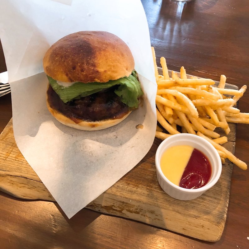 ハンバーガー(6th by Oriental Hotel)