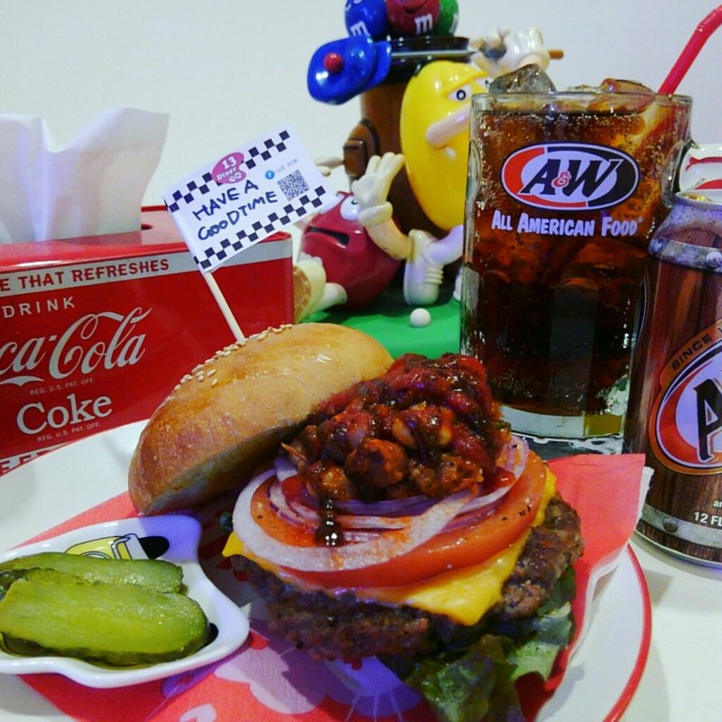 チーズバーガー＋チリビーンズ(13Diner)