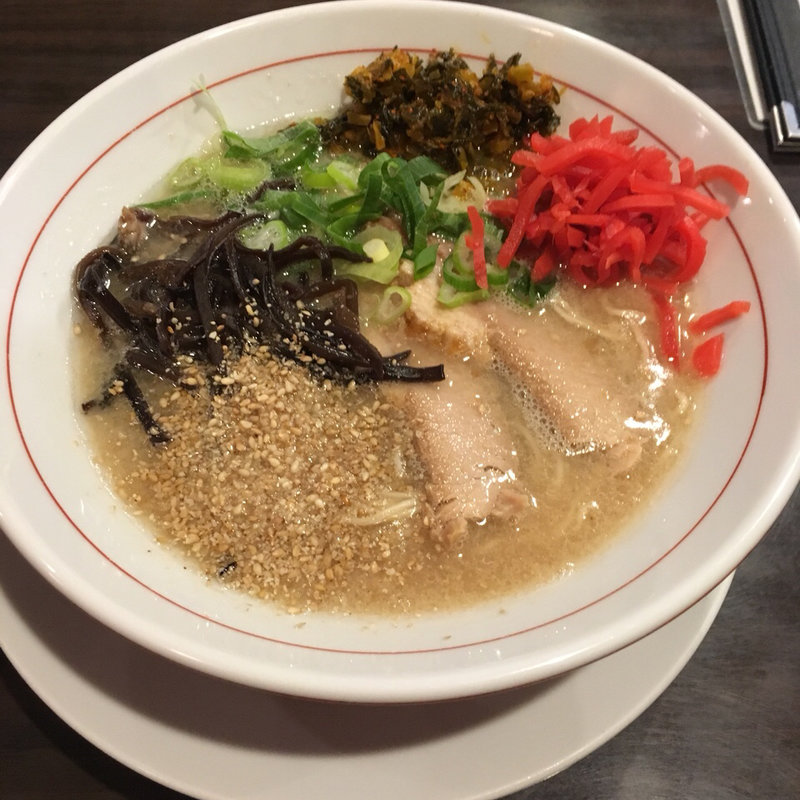 博多豚骨らーめん 白 (麺ダイニング 福 )