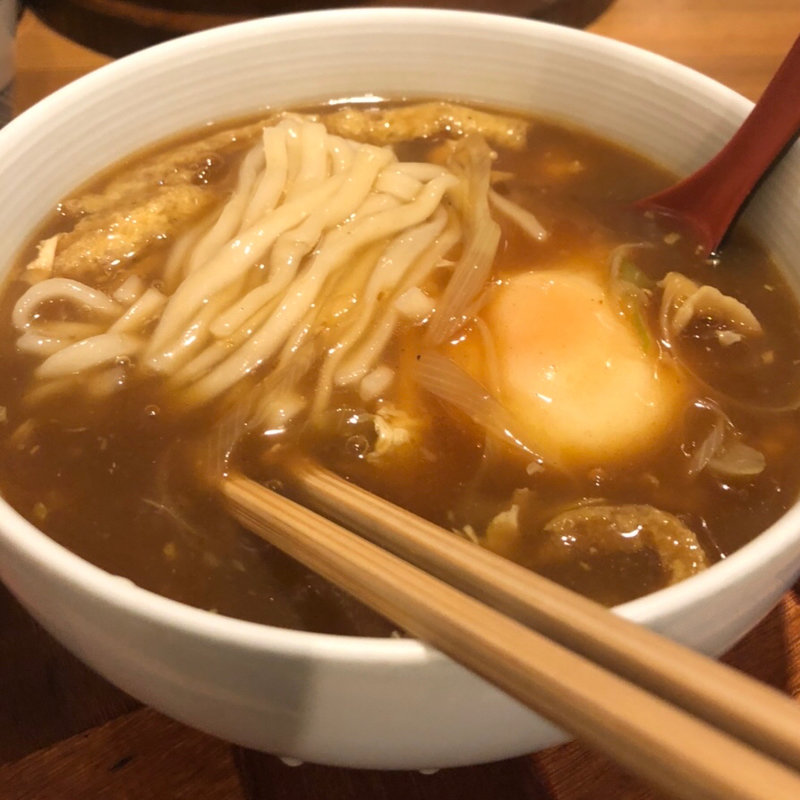 カレー南蛮　玉子入りうどん(うどん杵むら)