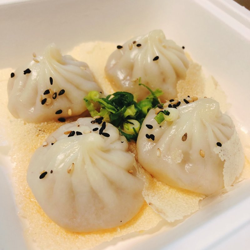 名物！羽根つき焼き小籠包(羽根つき焼小籠包鼎’s恵比寿本店)