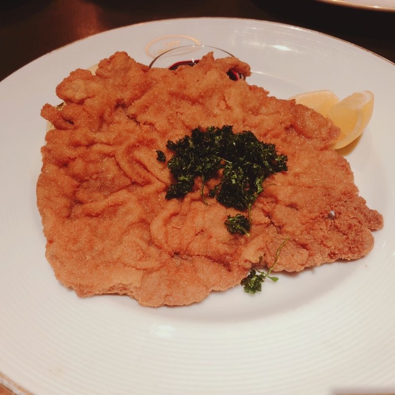 ヴィナーシュニッツェル　　ディナーセットメニューAセット(カフェラントマン 青山)