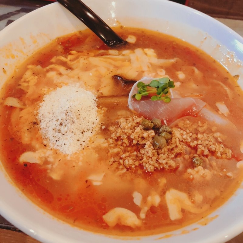 とまとチーズラーメン(麺処まるよし)