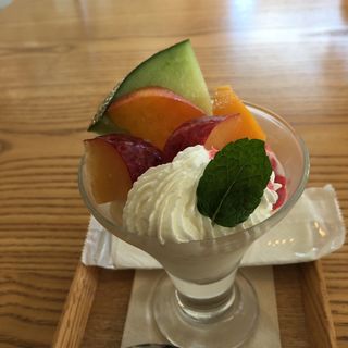 フローズンヨーグルトパフェ(ウッドベリーズ マルシェ)