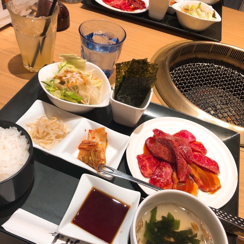 和牛上カルビと上ロースの二種盛セット(焼肉 平城苑 アクアシティお台場店)