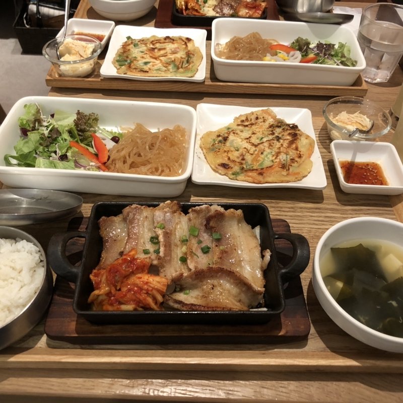三元豚サムギョプサルセット(韓美膳(ハンビジェ) ルミネ横浜店)