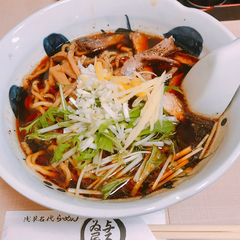 (与ろゐ屋 （よろいや）)